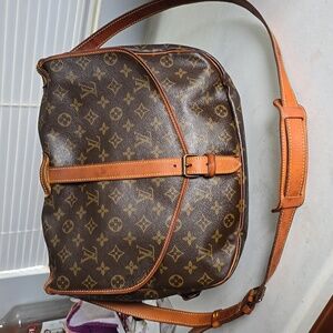 Louis Vuitton Saumur 35